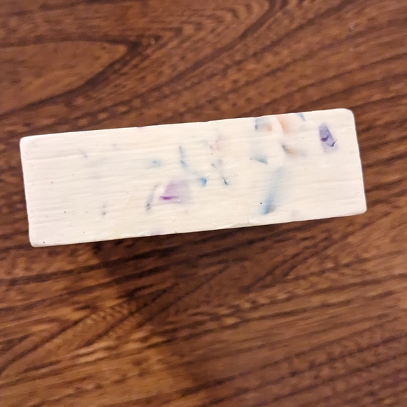 Large festive slab bar soap with a reindeer pattern. Essential oil gentle smell - Picture 3 of 4